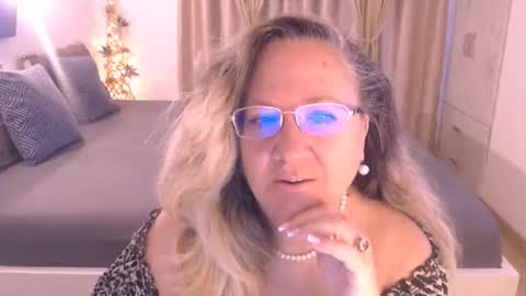 Cryna online show from 09-16-25, 04:35