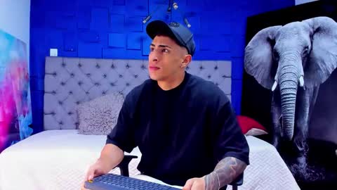 Snapshot of adrian_rae chatting on 09-13-25, 11:43 online show from 09-13-25, 11:43