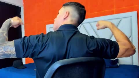 Snapshot of adrian_rae chatting on 10-13-25, 06:08 online show from 10-13-25, 06:08