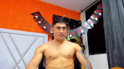 Snapshot of adrian_rae chatting on 11-03-25, 06:42 online show from 11-03-25, 06:42