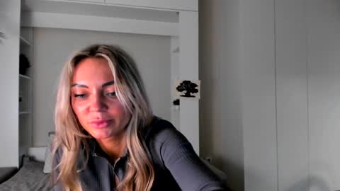 Adriana online show from 01-22-25, 12:17