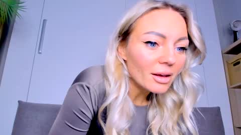 Adriana online show from 03-10-25, 05:50