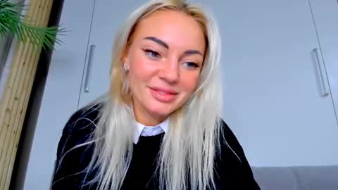 Adriana online show from 10-10-25, 04:06