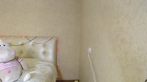 Snapshot of adrianakuiper chatting on 01-19-25, 03:39 Adriana online show from 01-19-25, 03:39