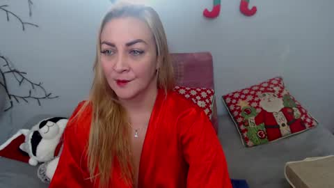 Adriana Paredes  online show from 12-30-24, 01:58