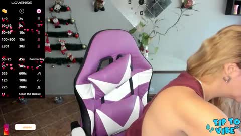 Adriana Paredes  online show from 11-21-25, 12:15