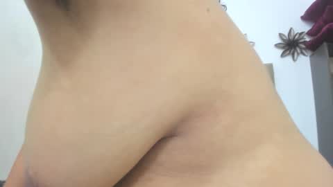 adriana online show from 10-12-25, 04:50