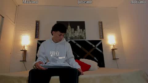 Adrian online show from 09-09-25, 03:17