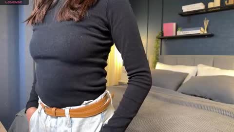 adrianochi_ online show from 09-17-25, 07:43