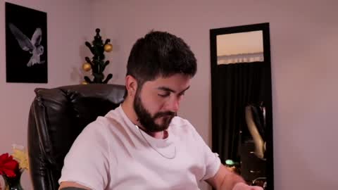 Snapshot of adrianwilliams_ chatting on 01-12-25, 10:54 Adrian Williams online show from 01-12-25, 10:54