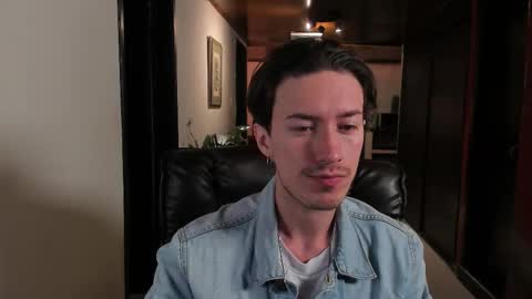 Snapshot of adrianwilliams_ chatting on 11-05-25, 11:05 Adrian Williams online show from 11-05-25, 11:05