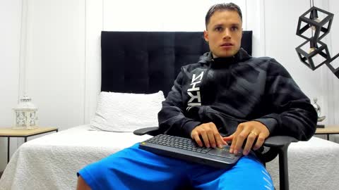 Adrein Roche online show from 02-09-25, 11:04