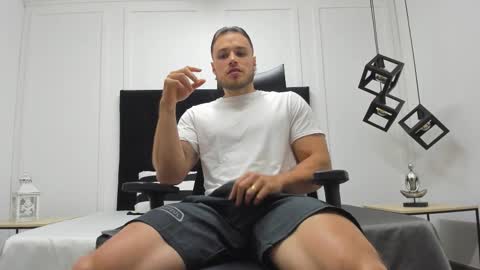 Adrein Roche online show from 09-30-25, 10:59