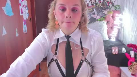 adriiana_fox_ online show from 01-28-25, 05:56