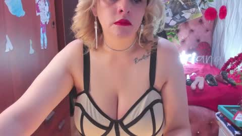 adriiana_fox_ online show from 02-25-25, 10:07