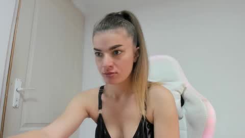 adventurina online show from 11-14-25, 09:19