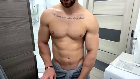 Snapshot of advp69 chatting on 09-19-25, 07:43 Mrrfitt online show from 09-19-25, 07:43