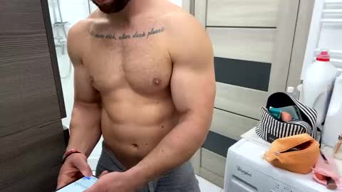 Snapshot of advp69 chatting on 09-28-25, 04:12 Mrrfitt online show from 09-28-25, 04:12