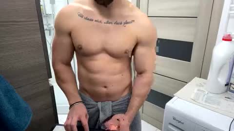 Snapshot of advp69 chatting on 11-21-25, 11:25 Mrrfitt online show from 11-21-25, 11:25