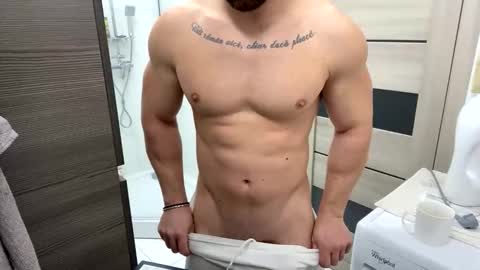 Snapshot of advp69 chatting on 11-24-25, 06:46 Mrrfitt online show from 11-24-25, 06:46