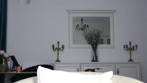 Aelia online show from 09-25-25, 03:54