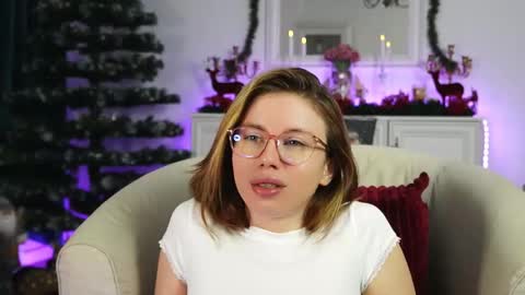 Aelia online show from 11-21-25, 05:50