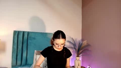 aelinduvalier online show from 11-08-25, 06:29