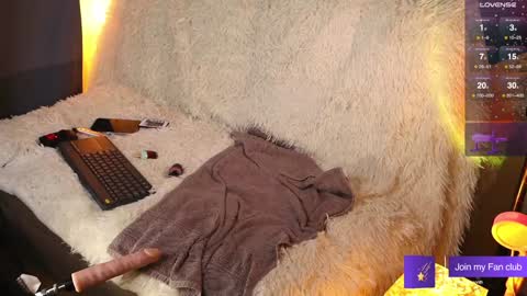 Snapshot of aestetic_boyy chatting on 01-04-25, 09:20 Fred and Dilan online show from 01-04-25, 09:20