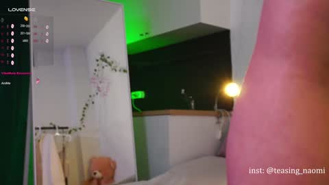 Snapshot of aesthetics__tease chatting on 12-20-24, 08:17 aesthetics__tease online show from 12-20-24, 08:17