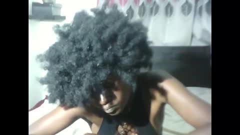 Snapshot of african_beauties chatting on 02-16-26, 01:07 Mia Friends online show from 02-16-26, 01:07