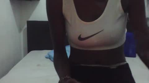 Snapshot of african_beauties chatting on 02-25-26, 03:05 Mia Friends online show from 02-25-26, 03:05