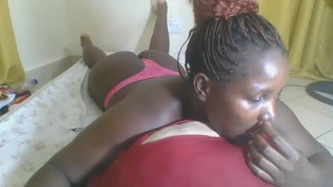 ELIZABETH online show from 12-19-25, 07:10