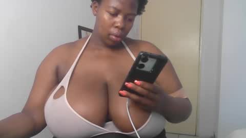 Snapshot of africanbusty chatting on 12-12-24, 03:54 ONLYFAN-Africanbusty online show from 12-12-24, 03:54