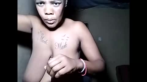 Snapshot of afrikanbonnienclyde chatting on 01-12-25, 02:03 Nikky Love online show from 01-12-25, 02:03