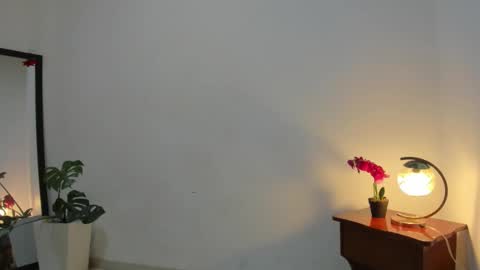 Lorena online show from 12-03-25, 01:20