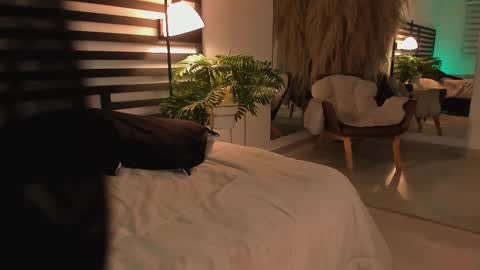 Emma online show from 02-13-25, 01:19