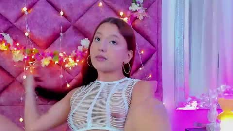 Snapshot of afroditemiller chatting on 01-22-25, 12:59 Afrodiremiller online show from 01-22-25, 12:59