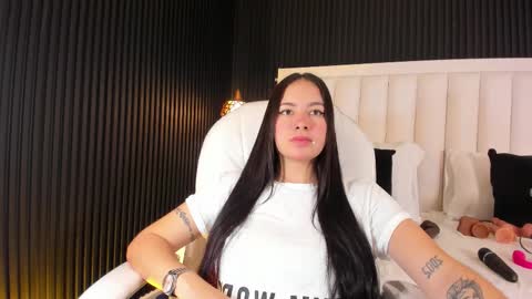 A F R O D I T A  online show from 12-18-25, 12:00