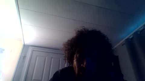 Snapshot of afromanblake chatting on 10-17-25, 12:36 afromanblake online show from 10-17-25, 12:36
