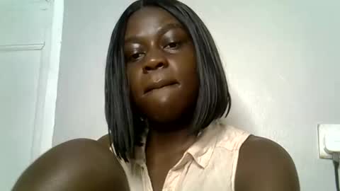 Snapshot of afronubians chatting on 09-27-25, 05:45 afronubians online show from 09-27-25, 05:45