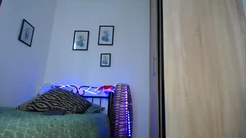 DIANA  online show from 12-18-24, 05:52