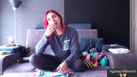 Agata Collinss online show from 11-16-25, 04:12