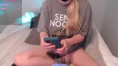 Snapshot of agatha6969x chatting on 01-18-26, 02:21 Agatha online show from 01-18-26, 02:21