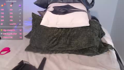 Agatha online show from 03-25-26, 01:50