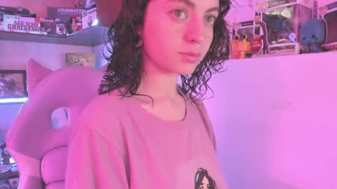 Camila     2 online show from 01-07-25, 07:59