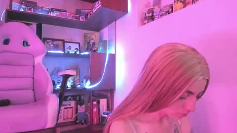 Camila     2 online show from 01-17-25, 08:11