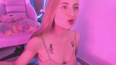 Camila     2 online show from 01-19-25, 02:25