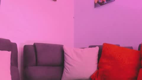 Camila     2 online show from 01-24-25, 11:34