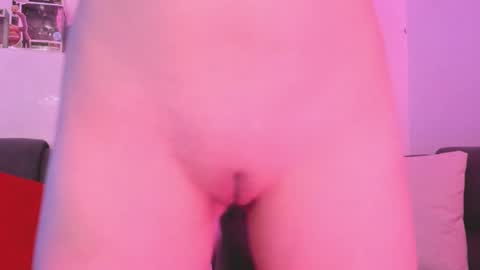 Camila     2 online show from 02-06-25, 12:00