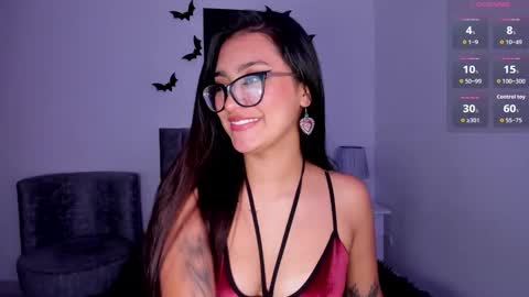 Snapshot of agathahowland_ chatting on 11-17-25, 07:14 Agatha online show from 11-17-25, 07:14